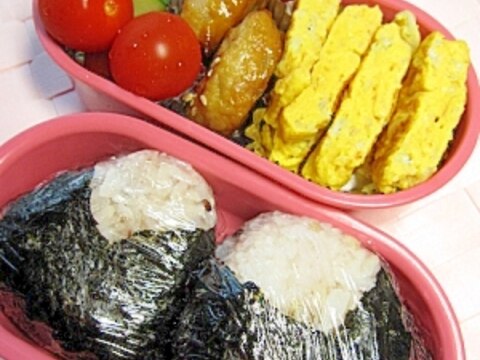 梅びしおのおにぎり弁当♪